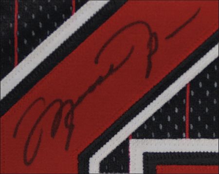 Lot #1239 Michael Jordan: Alternate Bulls black jersey - Image 3