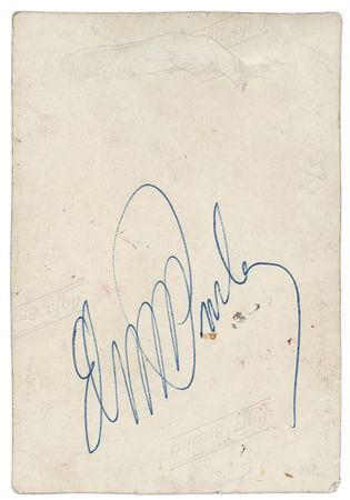 Lot #932 Elvis Presley: The King signs his 1959 US Army portrait - Image 1