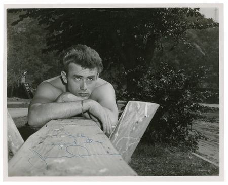 Lot #1022 James Dean: An unusual and always desirable Dean pose - Image 1