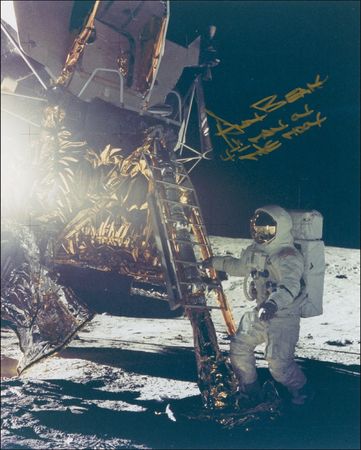 Lot #474 Alan Bean Signed Photographs - Image 1