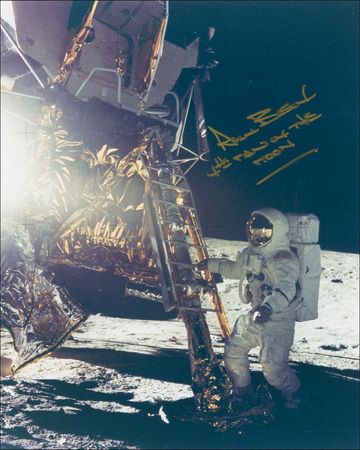 Lot #474 Alan Bean Signed Photographs - Image 2