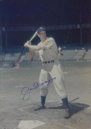 Lot #1132 Joe DiMaggio Ball and Photograph - Image 1