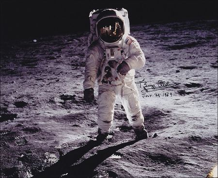 Lot #450 Buzz Aldrin Signed Photographs - Image 1