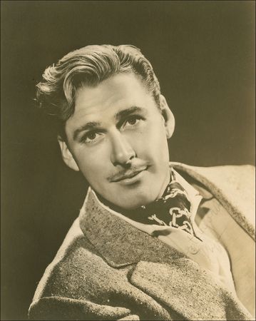 Lot #930 Sean Flynn: Rare signed photo of Errol Flynn?s vanished son - Image 2
