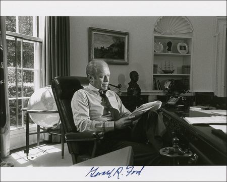 Lot #70 Gerald Ford Signed Photographs - Image 1