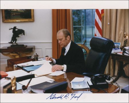 Lot #70 Gerald Ford Signed Photographs - Image 2
