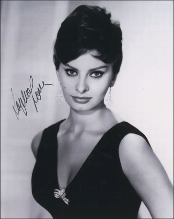 Lot #961 Sophia Loren Signed Photographs - Image 2