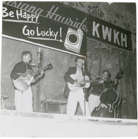 Lot #820 Elvis Presley: A young King of Rock and Roll?s promotional photo - Image 4