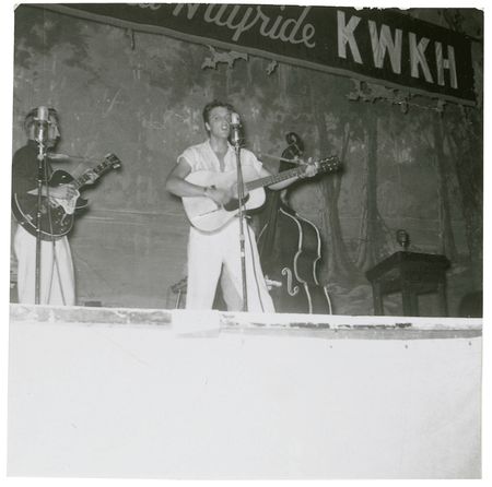 Lot #820 Elvis Presley: A young King of Rock and Roll?s promotional photo - Image 5