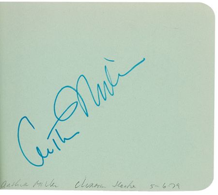 Lot #884 Autograph Album Autograph Album - Image 1