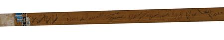 Lot #1115 Boston Bruins: Twenty of the ‘Big bad Bruins’ sign O’Reilly’s game-used stick - Image 3