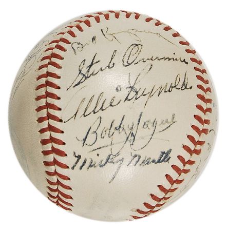 Lot #1241 NY Yankees: 1951 World Champs including Mantle, Martin, McDougald and MVP Berra - Image 3