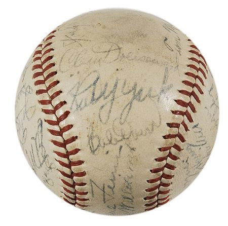 Lot #1246 Boston Red Sox: Ted Williams and the 1946 AL champion Red Sox - Image 2