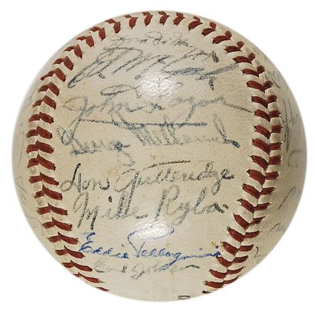 Lot #1246 Boston Red Sox: Ted Williams and the 1946 AL champion Red Sox - Image 4