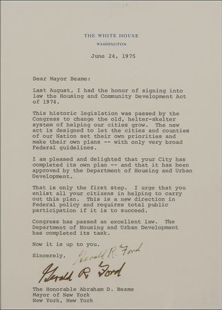 Lot #69 Gerald Ford: President Ford commends the mayor of New York City on plans for renewed growth - Image 2