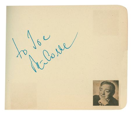 Lot #936 Autograph Albums: Fantastic collection of 900 vintage signatures including Marilyn, Bogart, Garland, Brando, Sinatra, Hepburn and hundreds of others - Image 10
