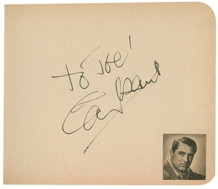 Lot #936 Autograph Albums: Fantastic collection of 900 vintage signatures including Marilyn, Bogart, Garland, Brando, Sinatra, Hepburn and hundreds of others - Image 27