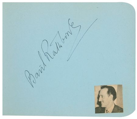 Lot #936 Autograph Albums: Fantastic collection of 900 vintage signatures including Marilyn, Bogart, Garland, Brando, Sinatra, Hepburn and hundreds of others - Image 37