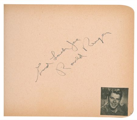 Lot #936 Autograph Albums: Fantastic collection of 900 vintage signatures including Marilyn, Bogart, Garland, Brando, Sinatra, Hepburn and hundreds of others - Image 39