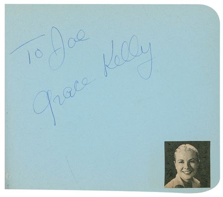 Lot #936 Autograph Albums: Fantastic collection of 900 vintage signatures including Marilyn, Bogart, Garland, Brando, Sinatra, Hepburn and hundreds of others - Image 41