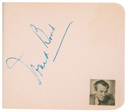 Lot #936 Autograph Albums: Fantastic collection of 900 vintage signatures including Marilyn, Bogart, Garland, Brando, Sinatra, Hepburn and hundreds of others - Image 45