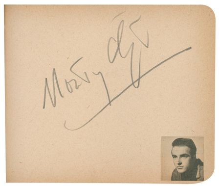 Lot #936 Autograph Albums: Fantastic collection of 900 vintage signatures including Marilyn, Bogart, Garland, Brando, Sinatra, Hepburn and hundreds of others - Image 46