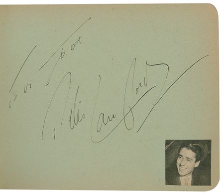 Lot #936 Autograph Albums: Fantastic collection of 900 vintage signatures including Marilyn, Bogart, Garland, Brando, Sinatra, Hepburn and hundreds of others - Image 8