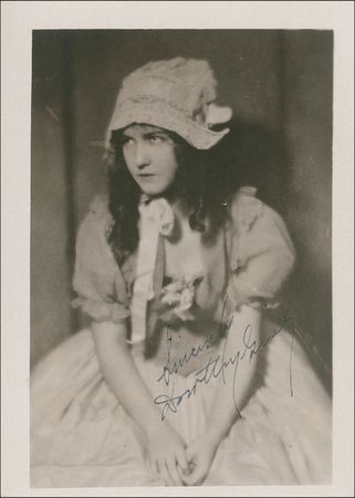 Lot #1028 Lillian and Dorothy Gish Signed Photographs - Image 2