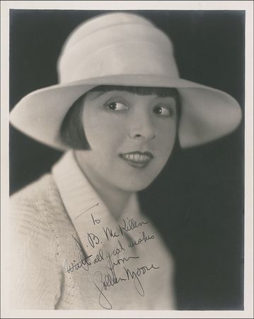 Lot #1121 Colleen Moore Signed Photographs - Image 2