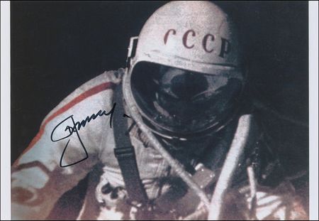 Lot #444 Alexei Leonov Signed Photographs - Image 2