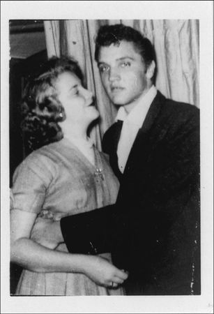 Lot #738 Elvis Presley: An early Elvis program photo presented to a female radio host in 1955 - Image 2