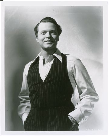Lot #1118 Orson Welles Signature - Image 2
