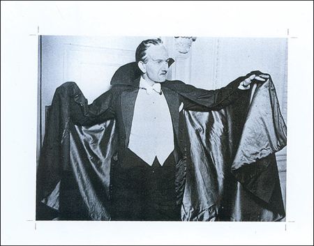 Lot #1047 Raymond Huntley: One of the stage's first Dracula stars informs a fan of his upcoming plans - Image 2
