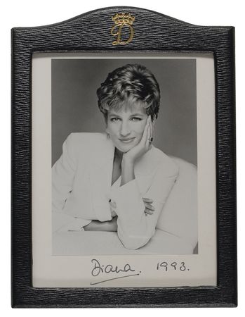 Lot #269 Diana: Stunning Diana portrait in its leather presentation frame and accompanied by its original gilt-stamped box - Image 1
