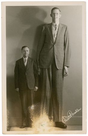 Lot #323 Robert Wadlow Signed Photograph - Image 2