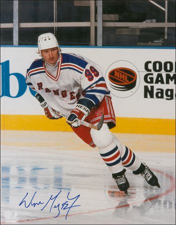 Lot #1388 Wayne Gretzky Signed Photographs - Image 1