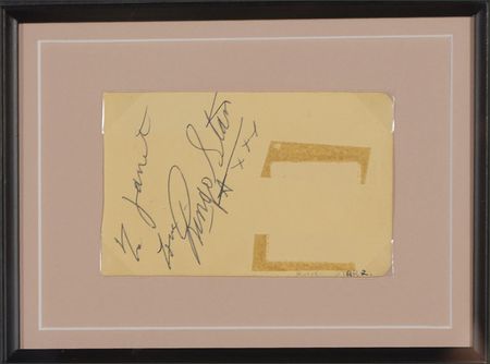 Lot #653 Beatles: The Fab Four gathered within an immense display - Image 4