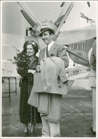 Lot #622 Walt Disney - Image 1
