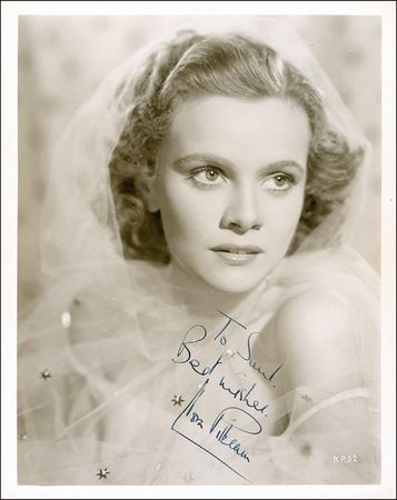 Lot #800 Actresses Signed Photographs - Image 3