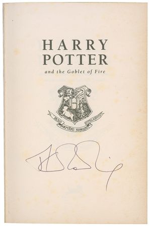 Lot #525 J. K. Rowling: Scarce Goblet of Fire deluxe first edition - Image 1