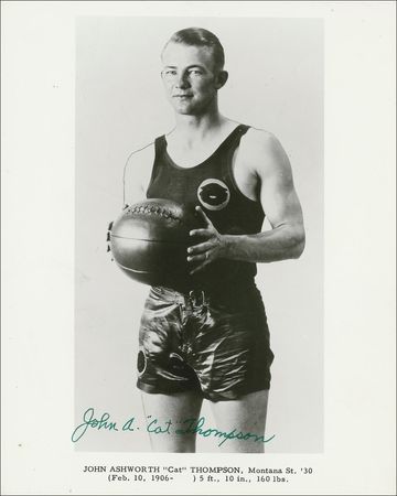 Lot #1247 Basketball Hall of Famers Signed Photograph - Image 3