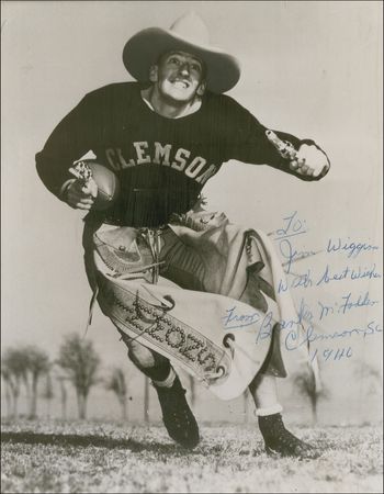 Lot #1303 College Football Hall of Famers - Image 1
