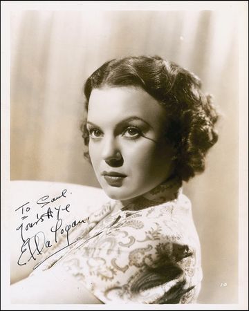 Lot #981 Actresses Signed Photographs - Image 1