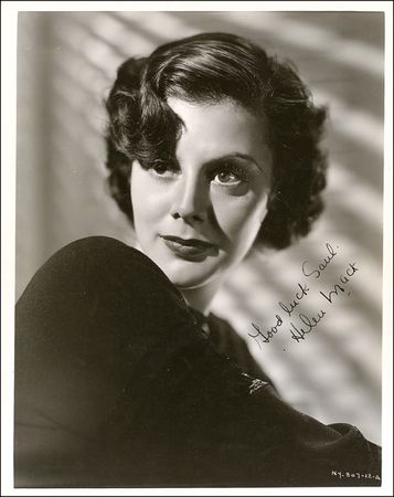 Lot #981 Actresses Signed Photographs - Image 2