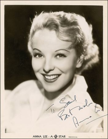 Lot #983 Actresses Signed Photographs - Image 3