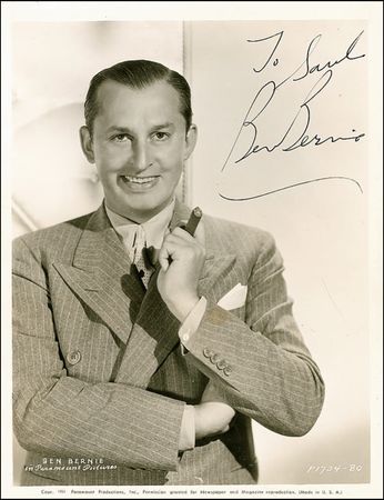 Lot #979 Actors Signed Photographs - Image 1