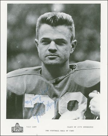Lot #1370 Football Hall of Famers - Image 1