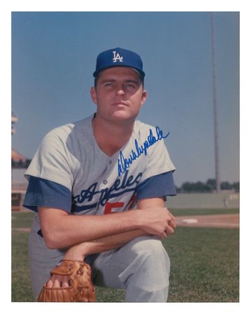 Lot #1293 Baseball Hall of Famers Signed Photographs - Image 1