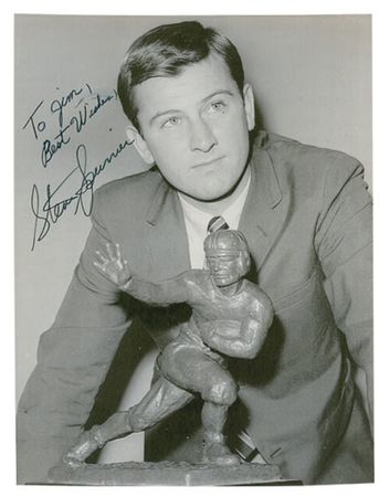 Lot #1402 Heisman Trophy Winners Signed Photographs - Image 1
