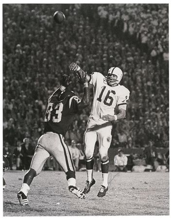 Lot #1404 Heisman Trophy Winners Signed Photographs - Image 1